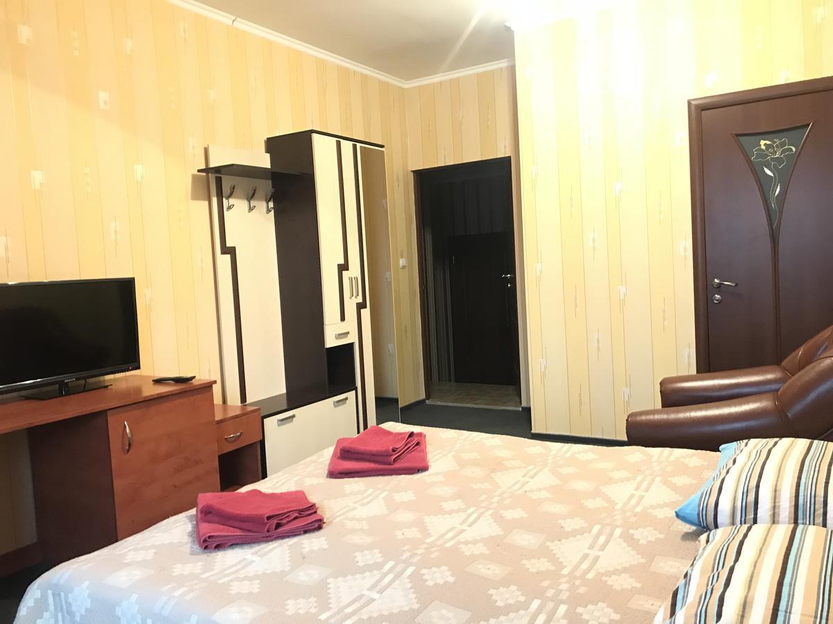 Domino Hotel Berehove  Eksteriør billede